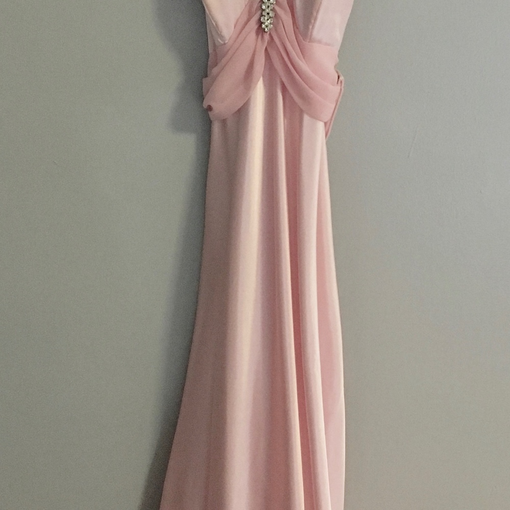 Formal Dress - Picture 2 of 6